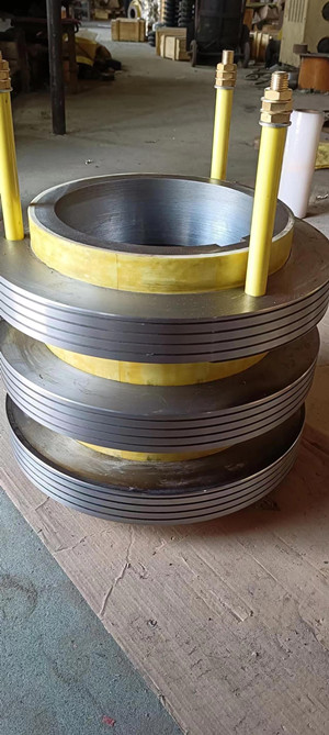 佳木斯电机集电环YRKK900-6 4000KW电机滑环_图片