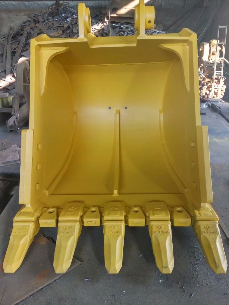 挖掘机挖斗厂家供应小松PC210-8土方斗，岩石挖斗_图片